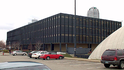 密斯.凡德罗-马辉的设计师家园:流水-专栏文章