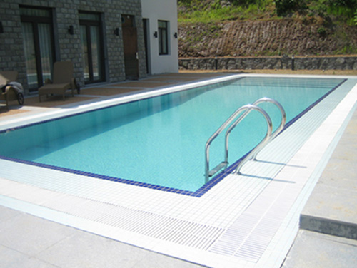 别墅游泳池设计的重点-杜松岭的设计师家园:宜